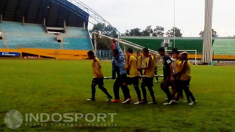 Para pemain Sriwijaya FC dalam sesi latihan. Copyright: &copy; Muhammad Effendi/INDOSPORT